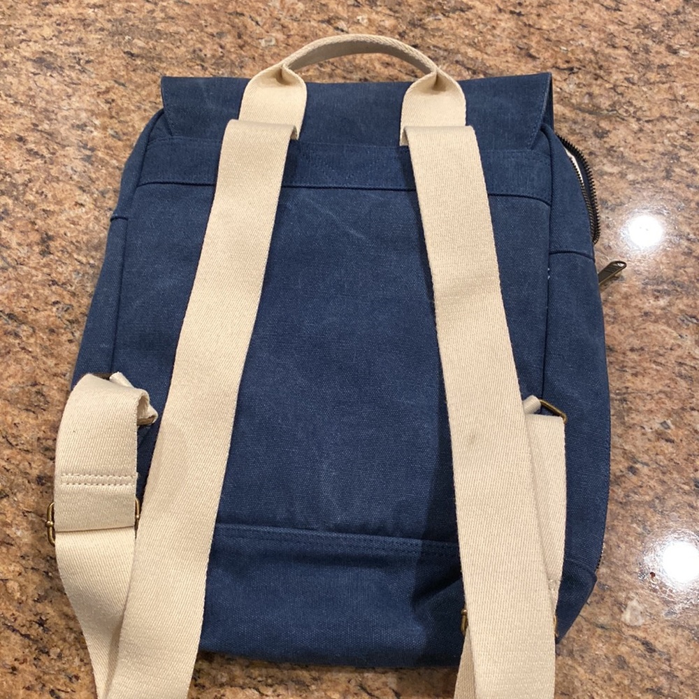 Backpack - Picture 3 of 3
